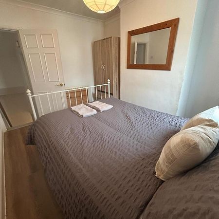 Central Cheltenham House - Sleeps 4/Pet Friendly Eksteriør bilde