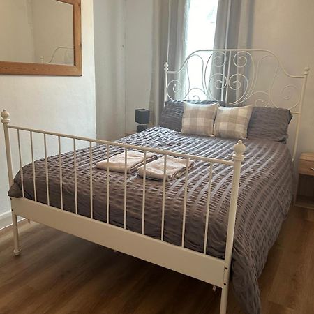 Central Cheltenham House - Sleeps 4/Pet Friendly Eksteriør bilde
