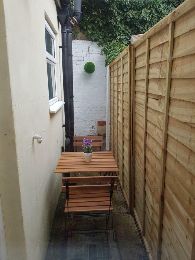 Central Cheltenham House - Sleeps 4/Pet Friendly Eksteriør bilde